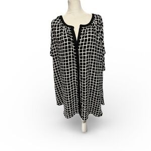 Love, Fire Black and White Patterned Top size 3X